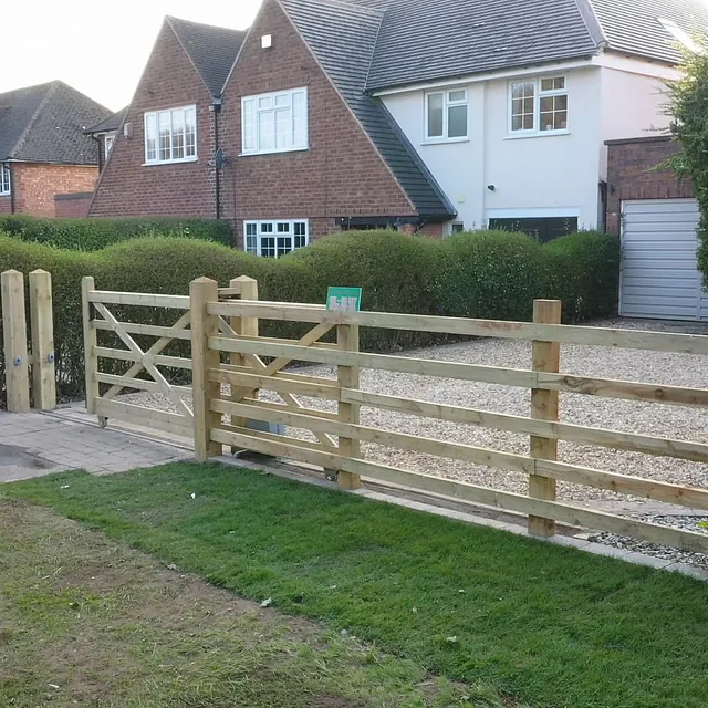 sliding gate